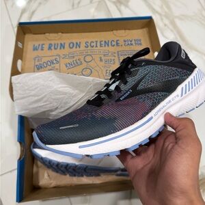 Brooks Women's Adrenaline GTS 22